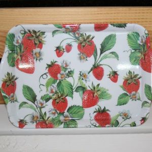 Tablett Erdebeere