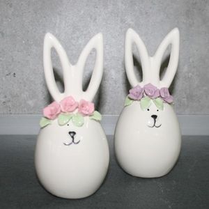 Hase m. Blüten 